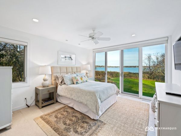 Hamptons Home 1020527