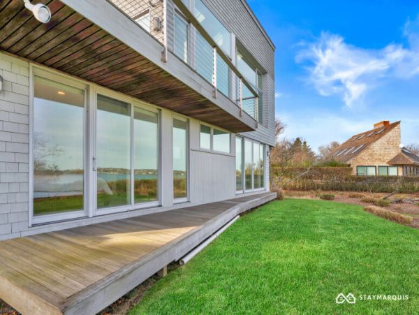 Hamptons Home 1020527