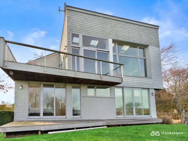Hamptons Home 1020527
