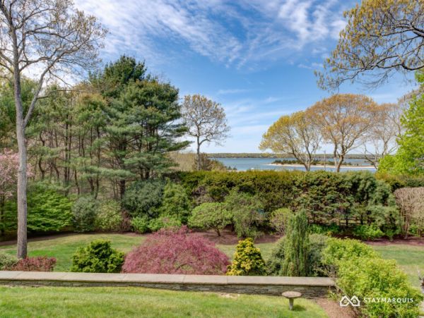 Hamptons Home 1020530