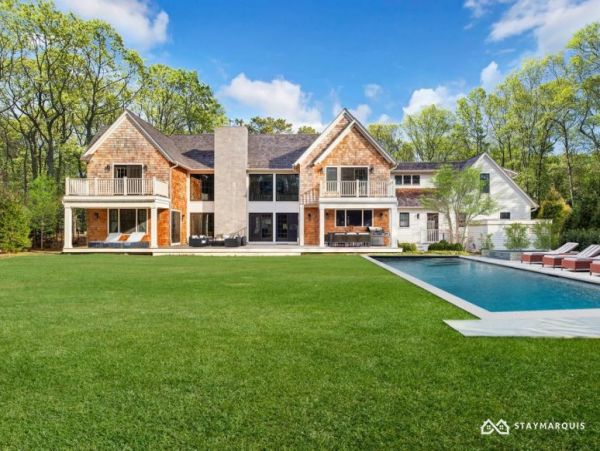 Hamptons Home 1020532