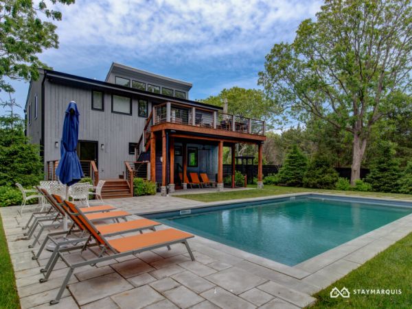 Hamptons Home 1020534