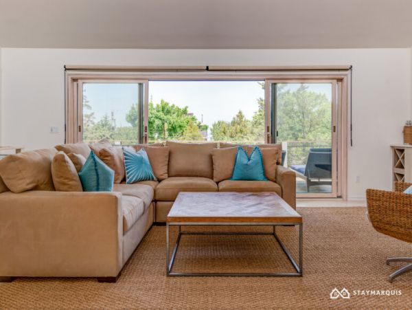 Hamptons Home 1020534