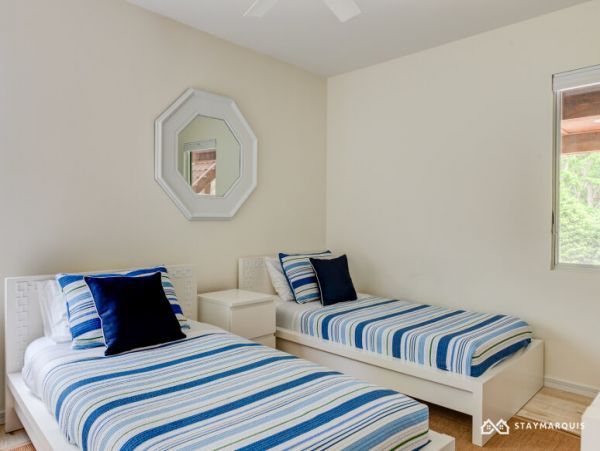 Hamptons Home 1020534