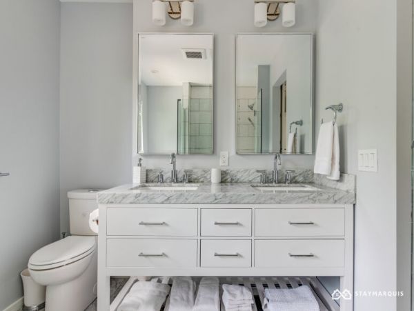 Hamptons Home 1020534