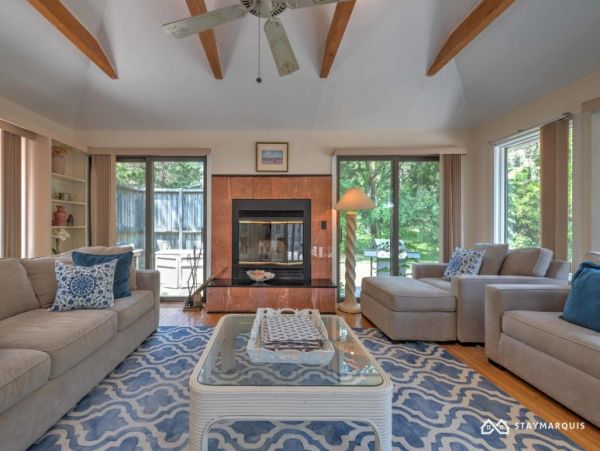 Hamptons Home 1020539