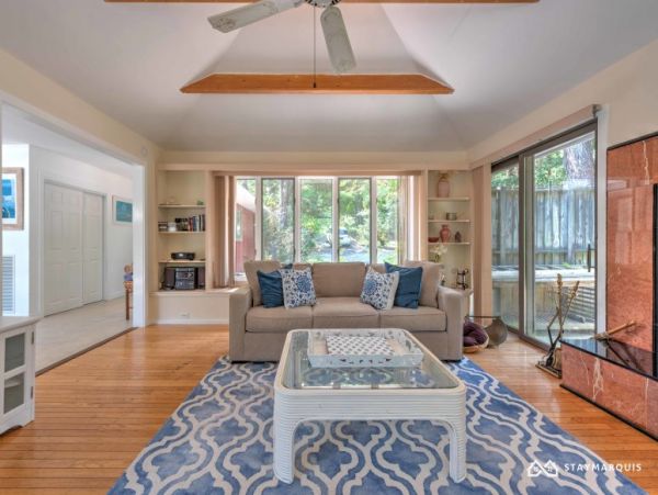 Hamptons Home 1020539