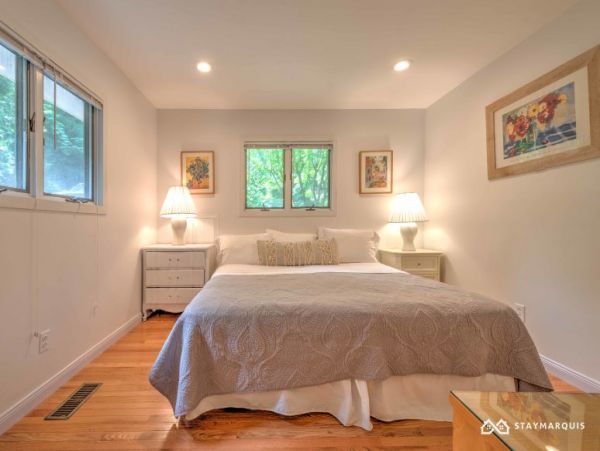 Hamptons Home 1020539