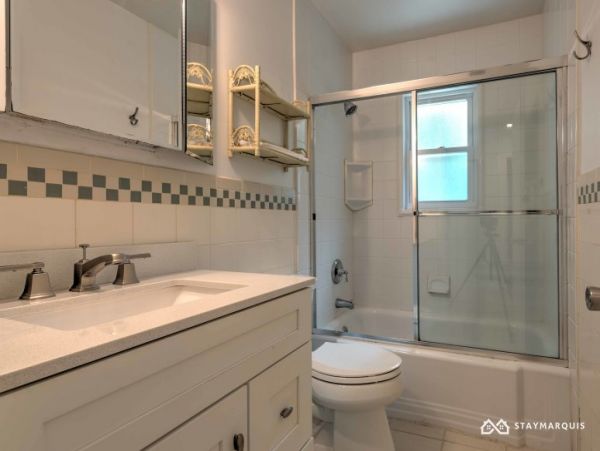 Hamptons Home 1020539