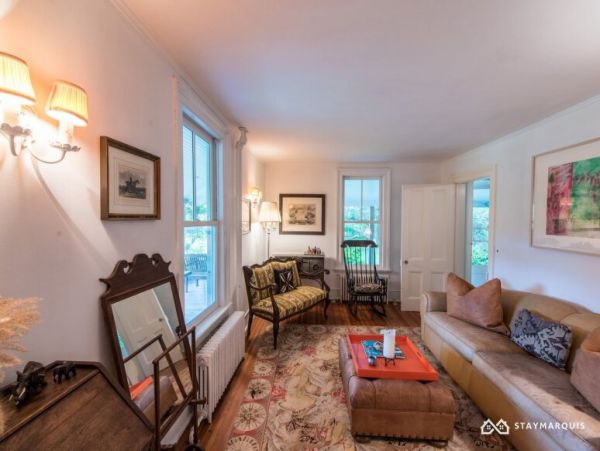 Hamptons Home 1020543