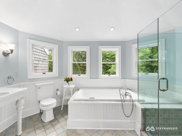 Hamptons Home 1020543