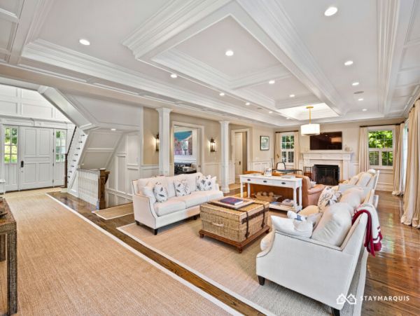 Hamptons Home 1020544