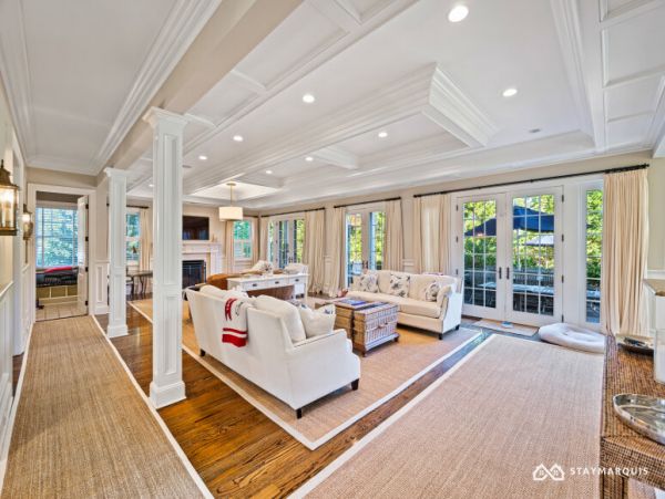 Hamptons Home 1020544