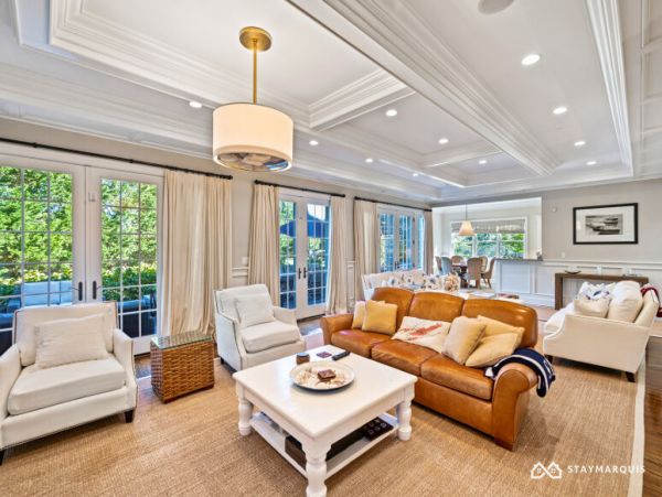 Hamptons Home 1020544