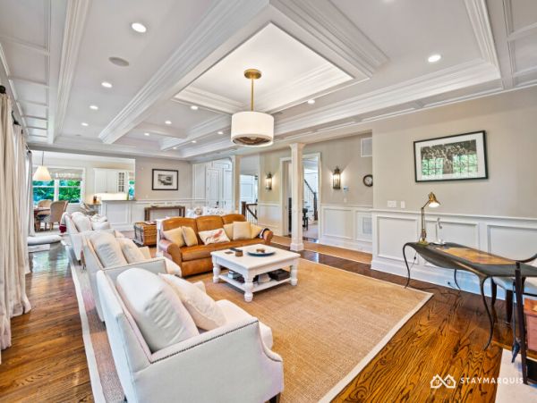 Hamptons Home 1020544