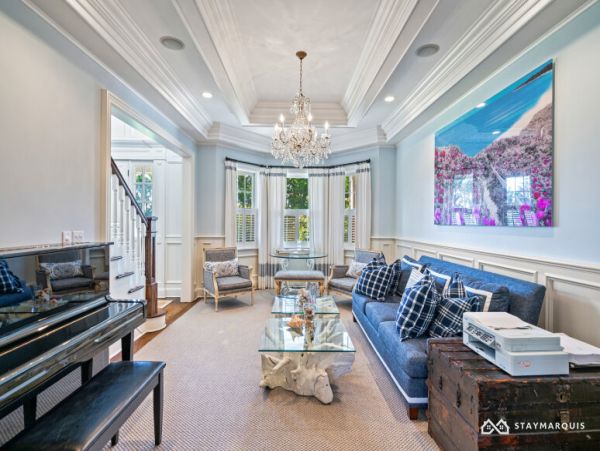 Hamptons Home 1020544