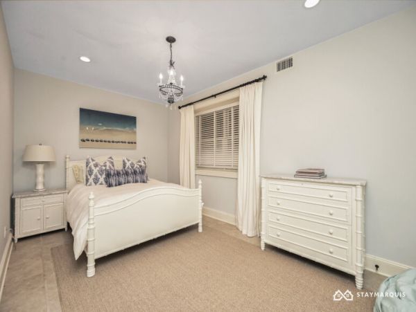 Hamptons Home 1020544