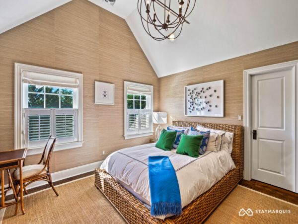 Hamptons Home 1020544