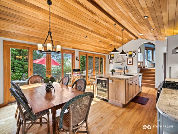 Hamptons Home 1020545