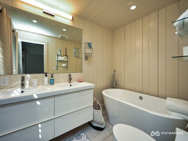 Hamptons Home 1020545