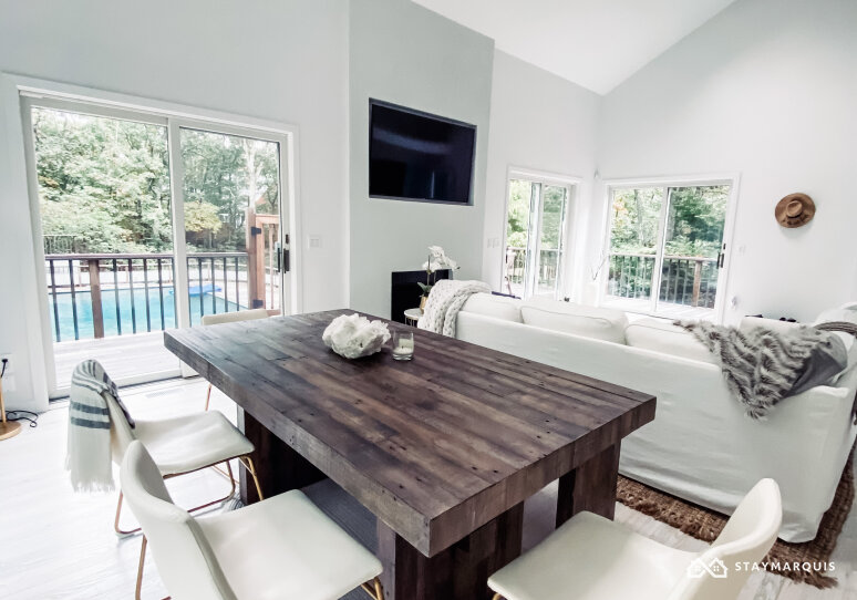 Hamptons Home 1020547