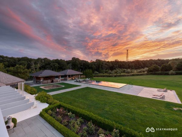 Hamptons Home 1020548