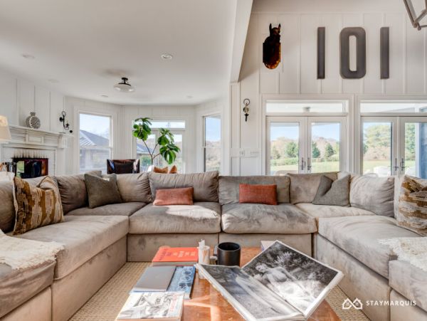 Hamptons Home 1020548