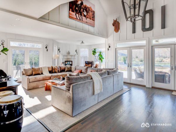 Hamptons Home 1020548