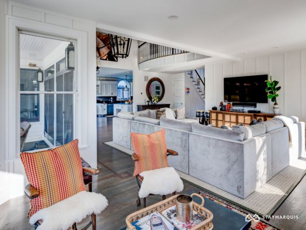 Hamptons Home 1020548