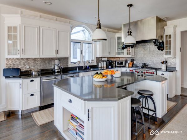 Hamptons Home 1020548