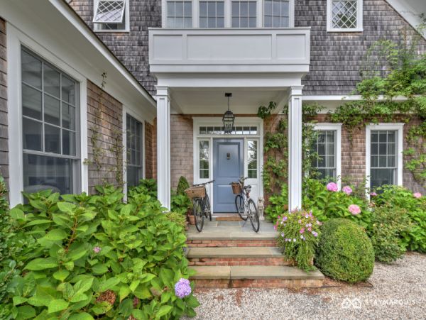 Hamptons Home 1020549