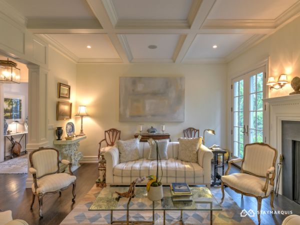 Hamptons Home 1020549