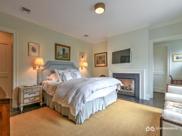 Hamptons Home 1020549