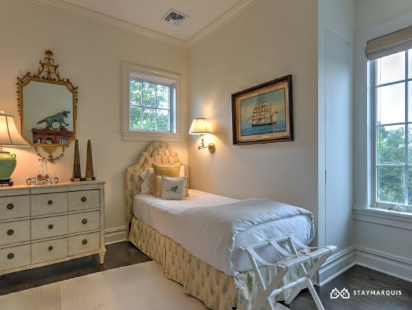 Hamptons Home 1020549