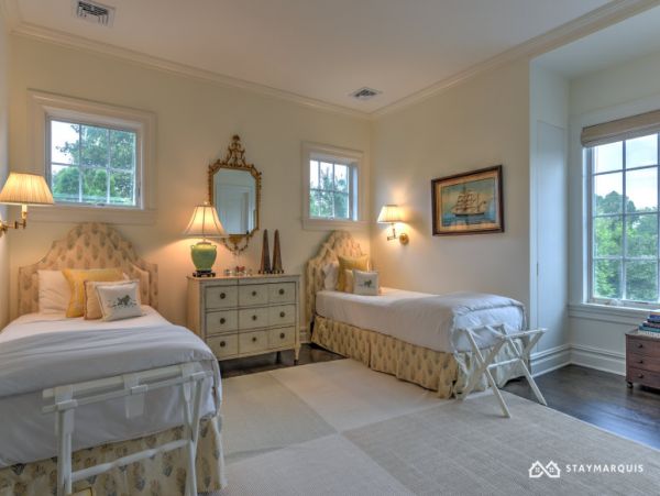 Hamptons Home 1020549