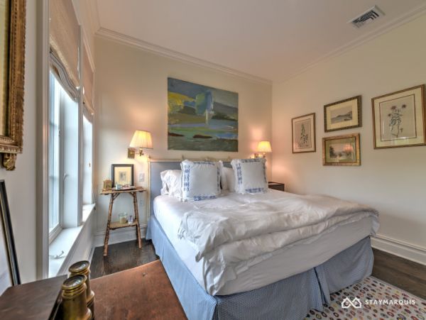 Hamptons Home 1020549