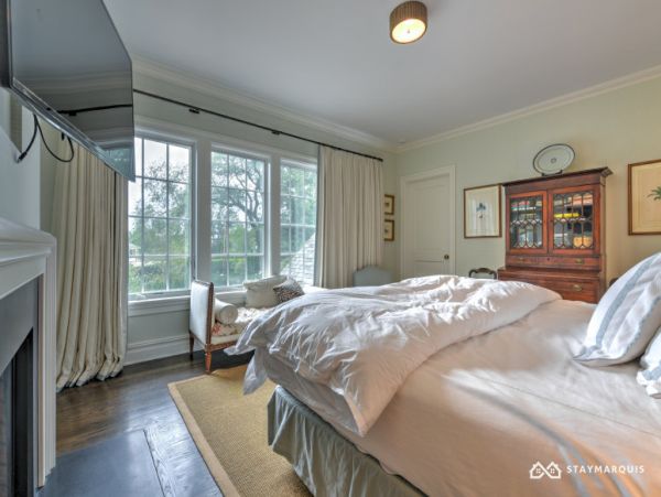 Hamptons Home 1020549
