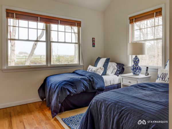 Hamptons Home 1020550