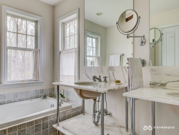 Hamptons Home 1020550