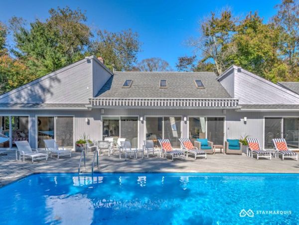 Hamptons Home 1020551