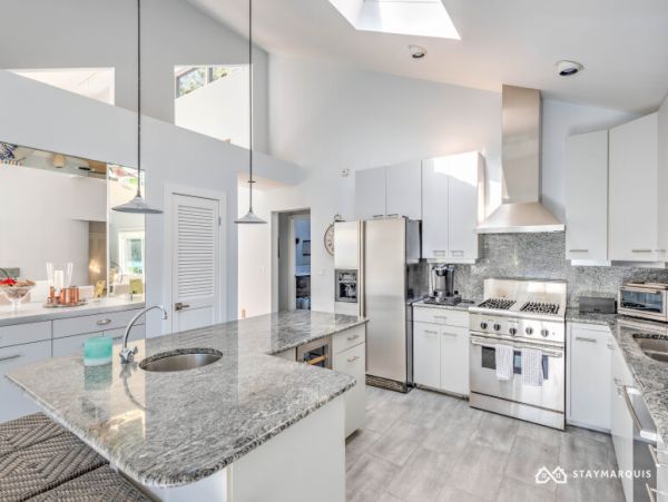 Hamptons Home 1020551