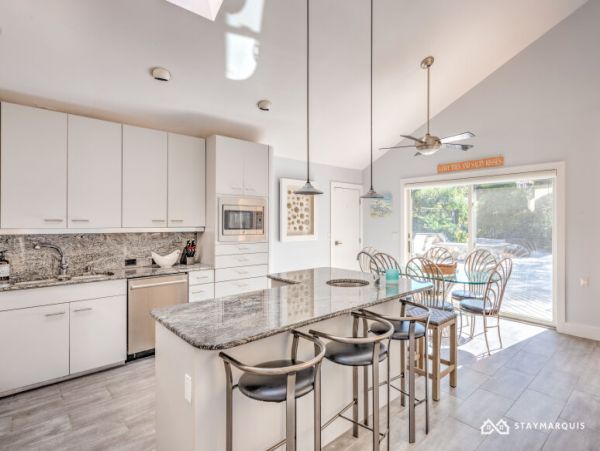 Hamptons Home 1020551
