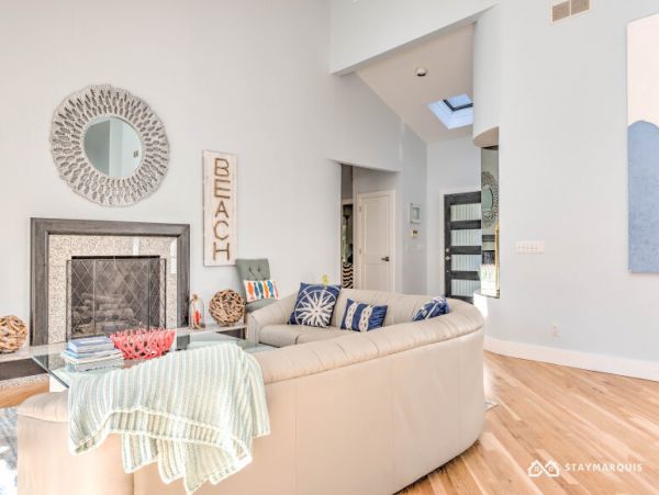 Hamptons Home 1020551