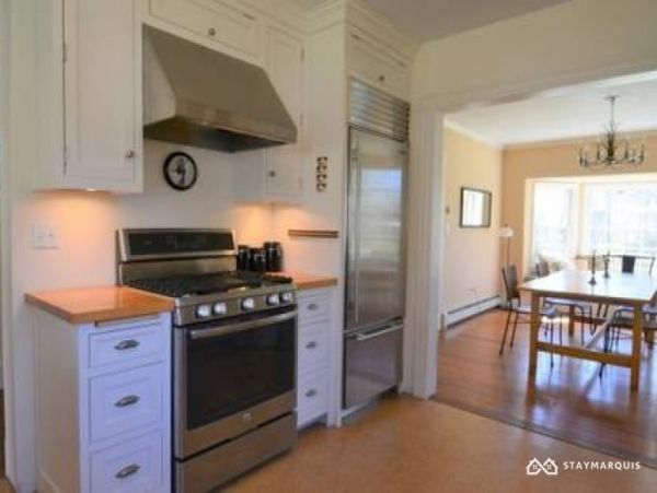 Hamptons Home 1020552