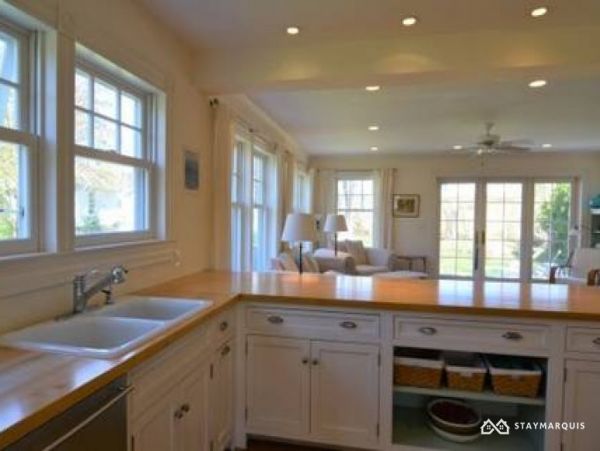 Hamptons Home 1020552