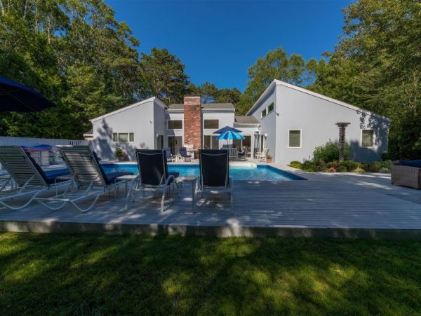 Hamptons Home 1020553