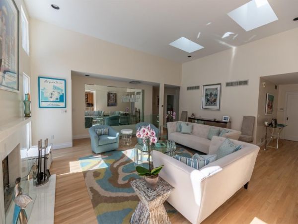 Hamptons Home 1020553
