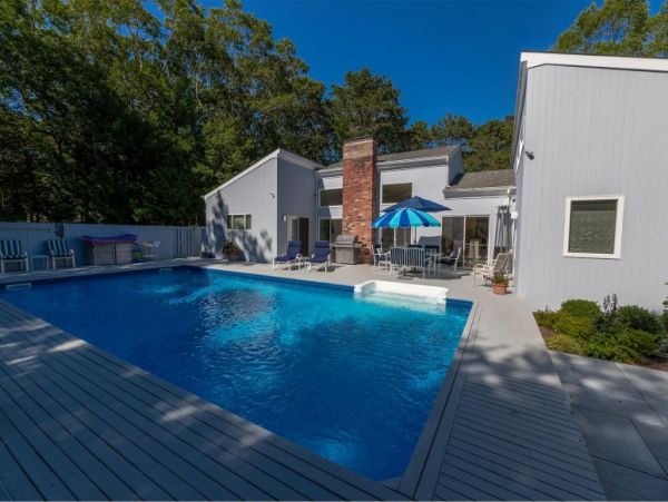 Hamptons Home 1020553