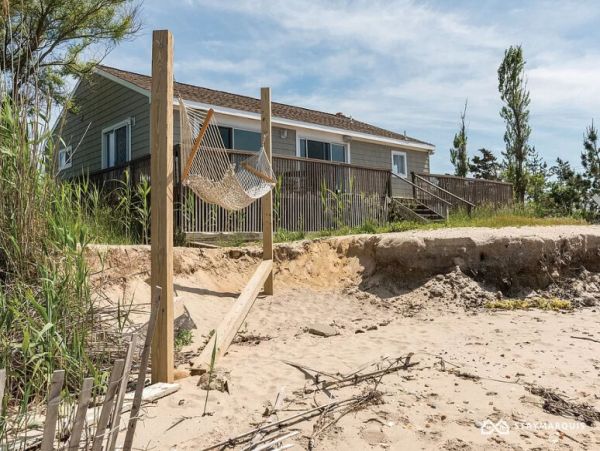 Hamptons Home 1020556
