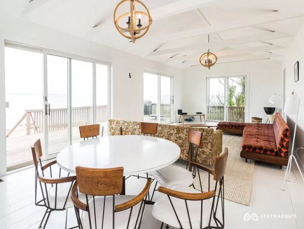 Hamptons Home 1020556